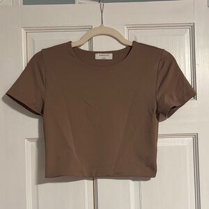Aritzia Babaton contour short sleeve crop